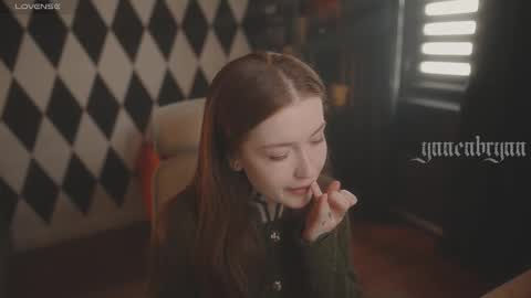 Snapshot of ynnenbrynn chatting on 15, 11, 2025 ynnenbrynn online show from 15, 11, 2025