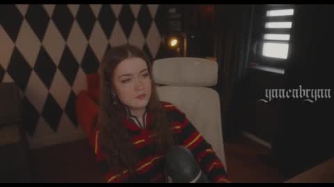 Snapshot of ynnenbrynn chatting on 27, 11, 2025 ynnenbrynn online show from 27, 11, 2025