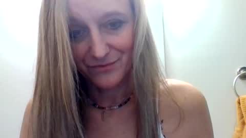 yogabuttttttt online show from 3, 11, 2025