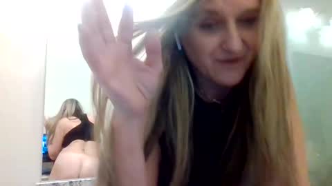 Snapshot of yogabuttttttt chatting on 28, 3, 2026 yogabuttttttt online show from 28, 3, 2026