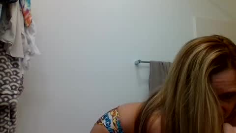 Snapshot of yogabuttttttt chatting on 4, 7, 2026 yogabuttttttt online show from 4, 7, 2026