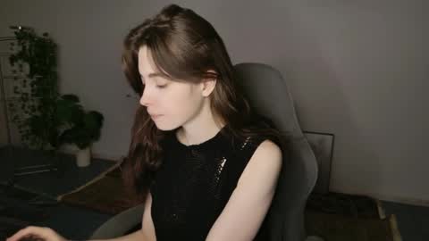 Snapshot of yoka_paradoxxx chatting on 19, 11, 2025 yoka_paradoxxx online show from 19, 11, 2025