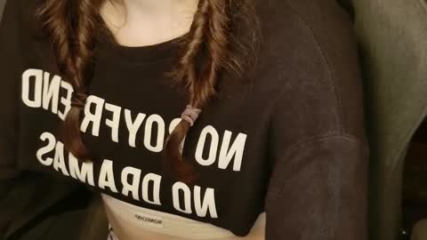 Snapshot of yoka_paradoxxx chatting on 3, 12, 2025 yoka_paradoxxx online show from 3, 12, 2025