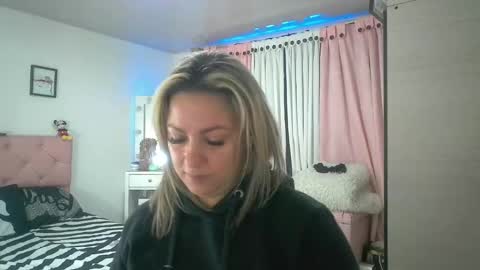 Snapshot of yokiko_daring chatting on 12, 9, 2025 yokiko online show from 12, 9, 2025