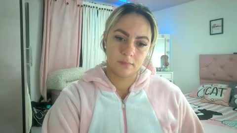 Snapshot of yokiko_daring chatting on 25, 10, 2025 yokiko online show from 25, 10, 2025