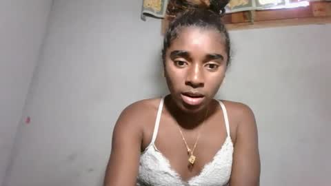 yolandrina05 online show from 27, 10, 2025