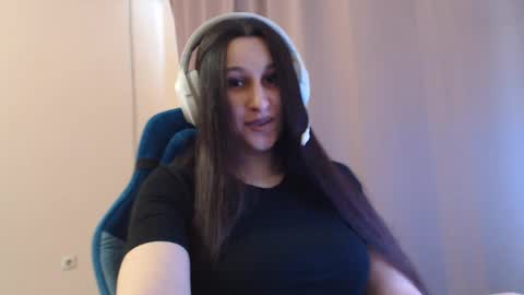 Snapshot of yongswab chatting on 3, 4, 2026 Sophie online show from 3, 4, 2026