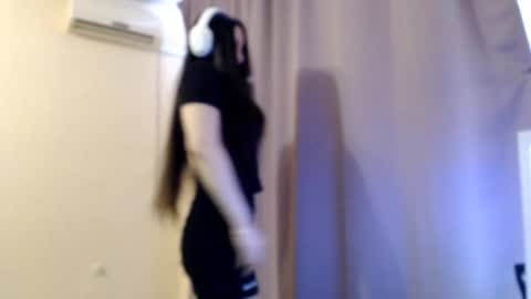 Snapshot of yongswab chatting on 6, 4, 2026 Sophie online show from 6, 4, 2026
