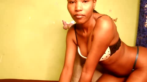 Snapshot of yosweetslut chatting on 7, 7, 2026 Sweetkitty online show from 7, 7, 2026