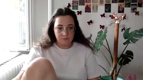 Snapshot of you_aurora chatting on 8, 7, 2026 Aurora online show from 8, 7, 2026