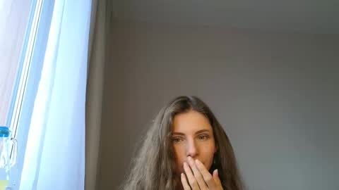 Snapshot of you_desire chatting on 6, 4, 2026 Liliya online show from 6, 4, 2026