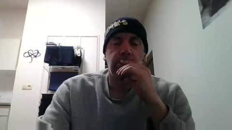 Snapshot of youdeservit chatting on 1, 3, 2025 CrayZio online show from 1, 3, 2025