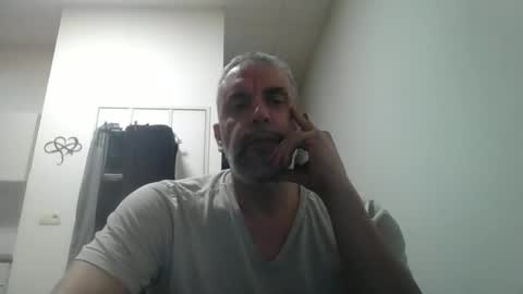 Snapshot of youdeservit chatting on 4, 2, 2026 CrayZio online show from 4, 2, 2026