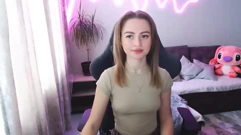 Snapshot of youdreamm chatting on 10, 4, 2026 Bella online show from 10, 4, 2026