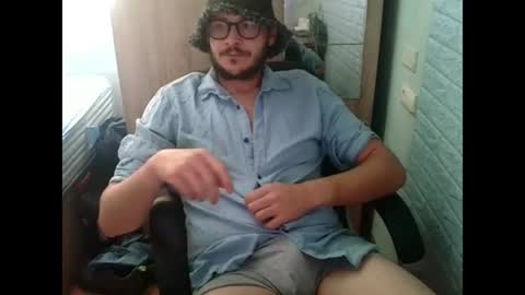 Snapshot of younromki chatting on 27, 6, 2026 A... online show from 27, 6, 2026