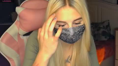 Snapshot of your___barbie chatting on 11, 1, 2025 Barbie online show from 11, 1, 2025