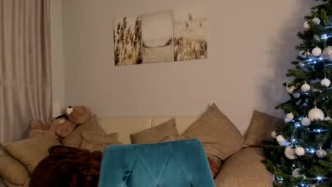 Snapshot of your__voice chatting on 10, 2, 2025 Camilla online show from 10, 2, 2025