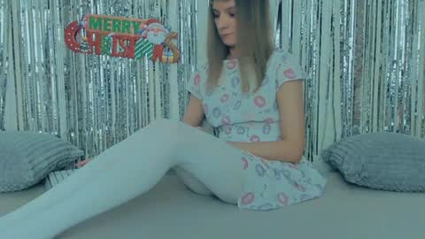 Snapshot of your_caramelka chatting on 26, 12, 2024 Lily online show from 26, 12, 2024