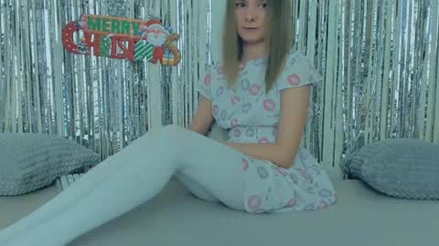 Snapshot of your_caramelka chatting on 27, 12, 2024 Lily online show from 27, 12, 2024