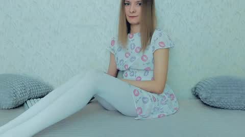 Snapshot of your_caramelka chatting on 11, 1, 2025 Lily online show from 11, 1, 2025