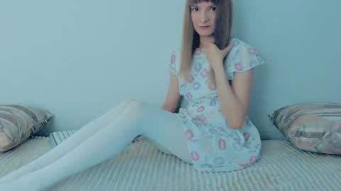 Snapshot of your_caramelka chatting on 10, 9, 2025 Lily online show from 10, 9, 2025