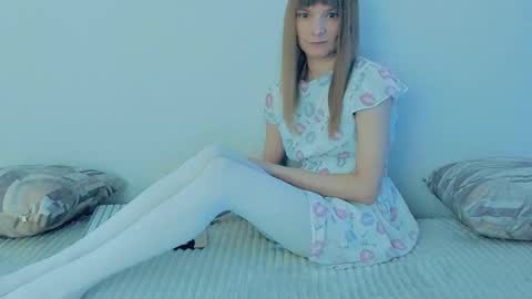 Snapshot of your_caramelka chatting on 15, 9, 2025 Lily online show from 15, 9, 2025