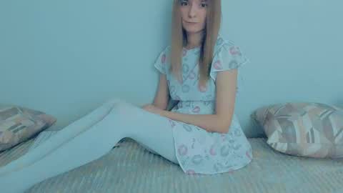 Snapshot of your_caramelka chatting on 6, 10, 2025 Lily online show from 6, 10, 2025