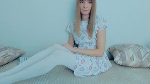 Snapshot of your_caramelka chatting on 15, 10, 2025 Lily online show from 15, 10, 2025