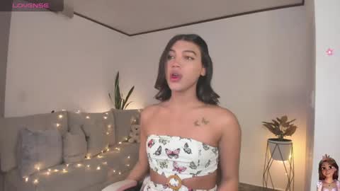 Snapshot of your_favorite_doll_ chatting on 28, 4, 2026 Eliza online show from 28, 4, 2026