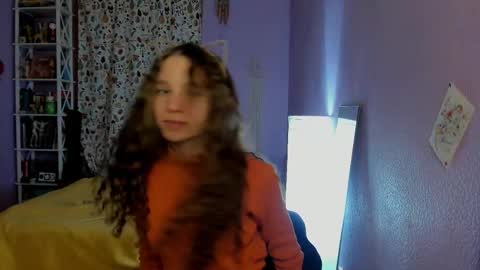 Snapshot of your_leslie chatting on 16, 9, 2025 Leslie online show from 16, 9, 2025