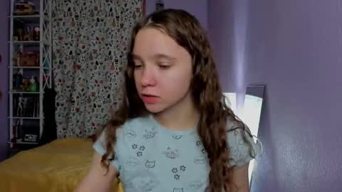 Snapshot of your_leslie chatting on 29, 9, 2025 Leslie online show from 29, 9, 2025