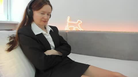 Snapshot of your_librarian chatting on 9, 4, 2026 Your Librarian online show from 9, 4, 2026