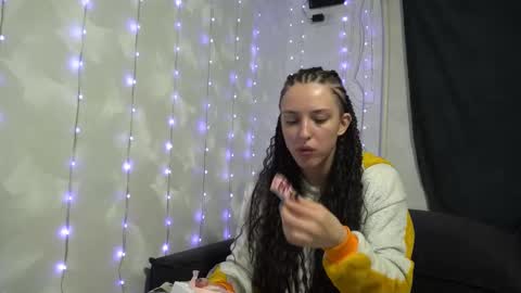 Snapshot of your_little_flexible_girl chatting on 6, 3, 2026 Meri online show from 6, 3, 2026