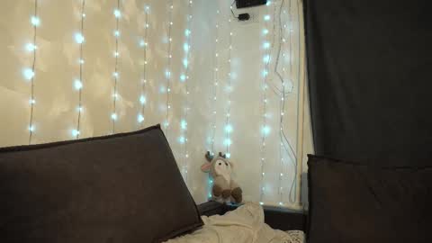 Snapshot of your_little_flexible_girl chatting on 21, 3, 2026 Meri online show from 21, 3, 2026