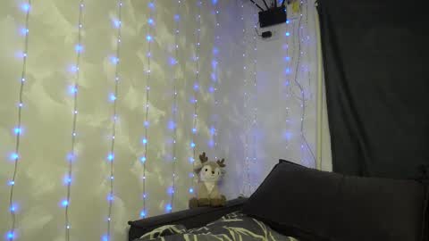 Snapshot of your_little_flexible_girl chatting on 28, 3, 2026 Meri online show from 28, 3, 2026