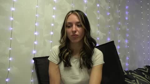 Snapshot of your_little_flexible_girl chatting on 30, 3, 2026 Meri online show from 30, 3, 2026