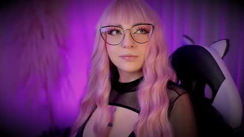 Cami independent model online show from 29, 3, 2026