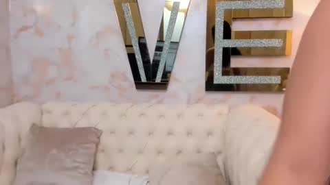 Evelin  online show from 7, 10, 2025