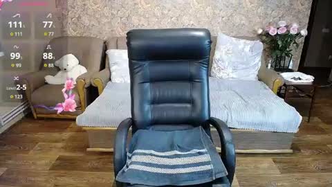 Snapshot of your_oxygen chatting on 28, 4, 2026 Lily online show from 28, 4, 2026