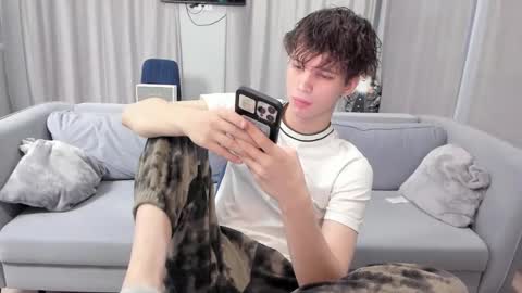 your_shy_guy online show from 27, 1, 2025