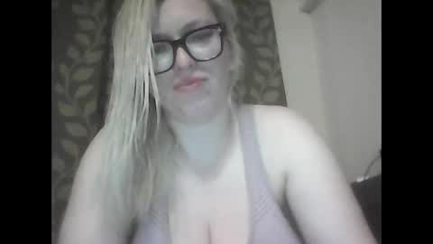Snapshot of your_sinful_soul chatting on 27, 5, 2026 Roxy online show from 27, 5, 2026