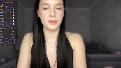 Snapshot of your_sweet_angel_ chatting on 23, 1, 2025 Mia  online show from 23, 1, 2025