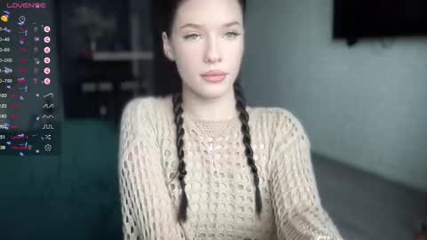 Snapshot of your_sweet_angel_ chatting on 11, 2, 2025 Mia  online show from 11, 2, 2025