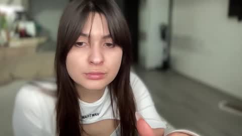 Snapshot of your_sweet_angel_ chatting on 18, 2, 2025 Mia  online show from 18, 2, 2025
