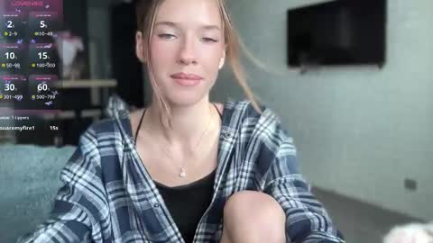 Snapshot of your_sweet_angel_ chatting on 3, 10, 2025 Mia  online show from 3, 10, 2025