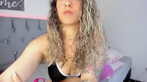 Melina online show from 5, 10, 2025