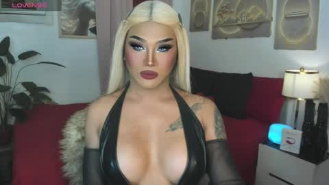 Snapshot of your_truly_goddess143 chatting on 8, 4, 2026 TRICXIEBELLE online show from 8, 4, 2026