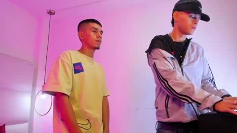 Snapshot of your_wrist chatting on 16, 4, 2026 Angel online show from 16, 4, 2026