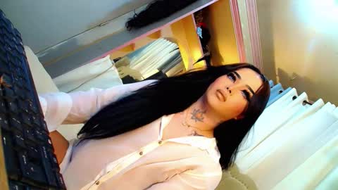 kim online show from 24, 10, 2025