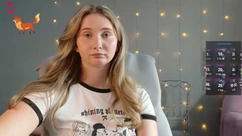 Snapshot of yourcreamyister chatting on 17, 4, 2026 creamysister online show from 17, 4, 2026